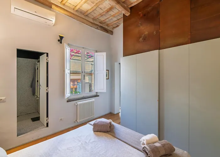 Giulia's House, Monti